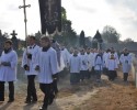 Wszystkich Świętych: Procesja na ostrołęckim cmentarzu parafialnym [ZDJĘCIA] 