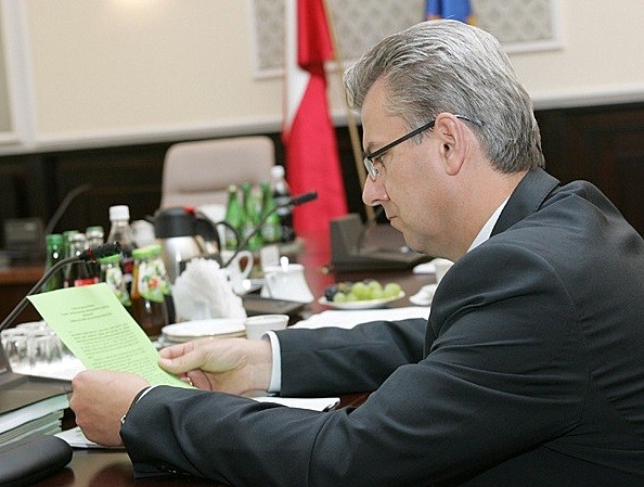 Minister Infrastruktury Cezary Grabarczyk (fot. cezarygrabarczyk.pl)