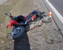 DK61: Czołowe zderzenie pijanego motorowerzysty z fiatem (ZDJĘCIA)
