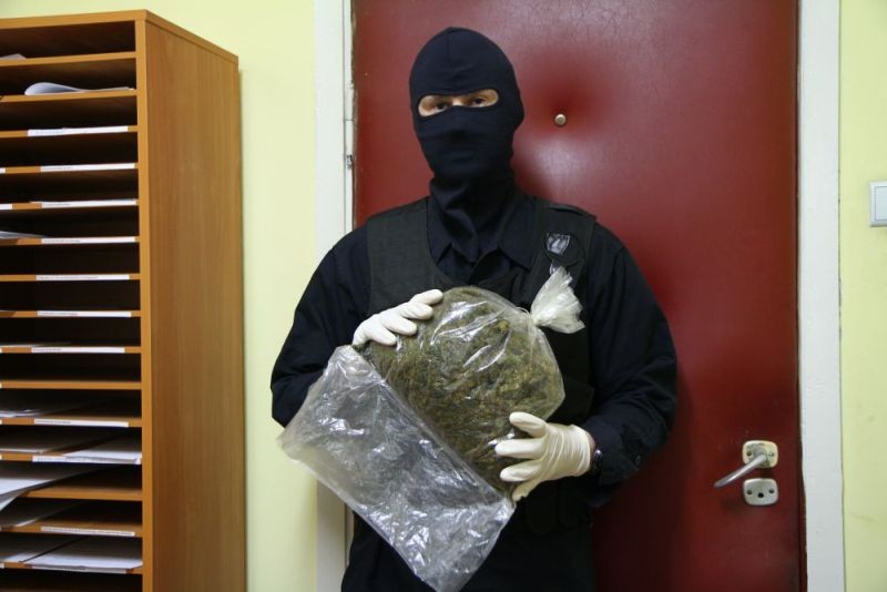 Ostrołęcka policja zarekwirowała ponad kilogram narkotyków (fot. Roxana Dawid) 
