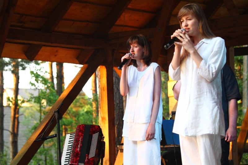 Koncert A jednak po nas coś zostanie&#8221; w wykonaniu Teatru Piosenki 21 i Ostrołęckiej Sceny Autorskiej (fot. R.D.)