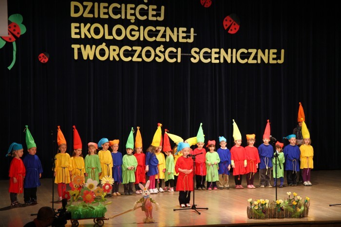 IX Przegląd Dziecięcej Ekologicznej Twórczości Scenicznej (fot.R.D.)