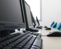 Cenzura, kary i koncesje w polskim internecie? Rządowa ustawa przepchnięta przez Sejm