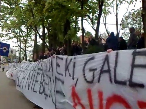 Protest kibiców Jagiellonii Białystok (fot. youtube)