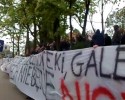 Białystok: Kibice Jagiellonii zatrzymani przez policję. Za hasła przeciwko Tuskowi (WIDEO)
