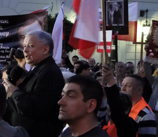 Jarosław Kaczyński na Krakowskim Przedmieściu (fot. eOstrołęka.pl)