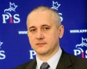 Brudziński o tablicy pod Strzałkowem: „Prowokacja rosyjskich służb”