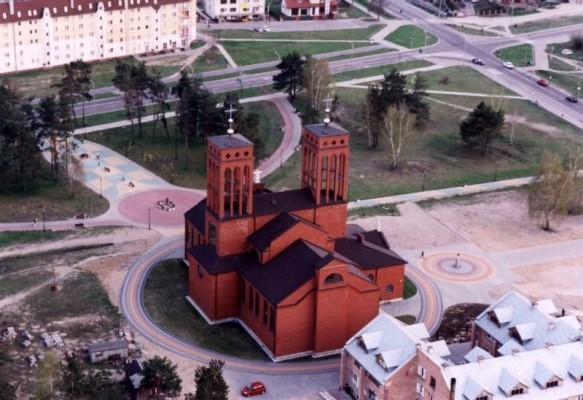 Kościół Zbawiciela Świata w Ostrołęce (fot. zbawiciel.ostroleka.pl)