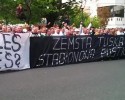 Zamknięcie stadionów Legii i Lecha: Protestują kibice w całej Polsce 