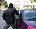 Dwaj młodzi mieszkańcy Ostrołęki ukradli nissana z parkingu przy ul. Prądzyńskiego 