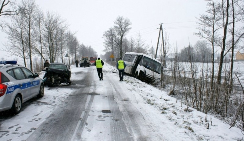 Wypadek na dordze Miastkowo - Nowogród (fot. podlaska.policja.gov.pl)