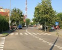 Ulica Sienkiewicza: Kierowca mercedesa zasłabł i uderzył w drzewo [ZDJĘCIA] 