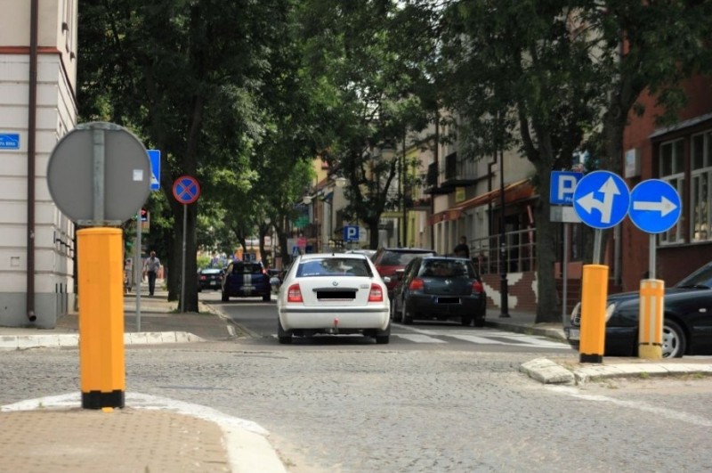 Według GDDKiA tiry mogłyby jeździć ulicą Kilińskiego (fot. eOstroleka.pl) 