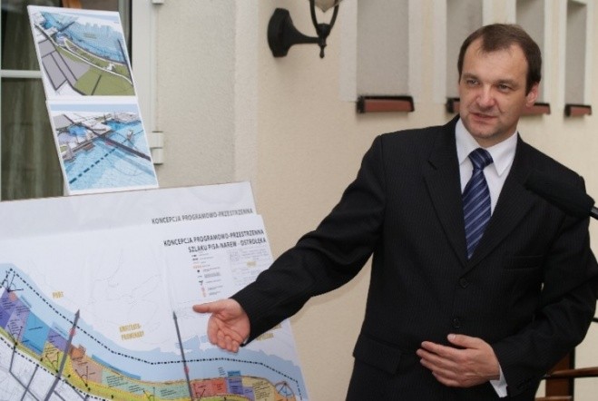 Wiceprezydent Grzegorz Płocha podczs prezentacji projektu Pisa - Narew