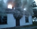 Tyszki Nadbory: Spłonął dom jednorodzinny należący do księdza z Ostrołęki [ZDJĘCIA]