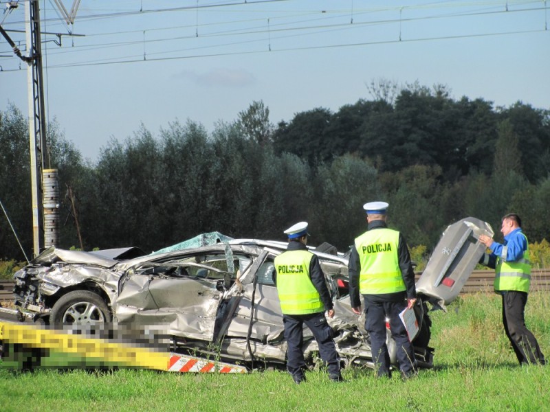 Śmiertelny wypadek na przejeździe kolejowym w Kozerkach. Zginęła 36-letnia kobieta, fot KPP Grodzisk Mazowiecki