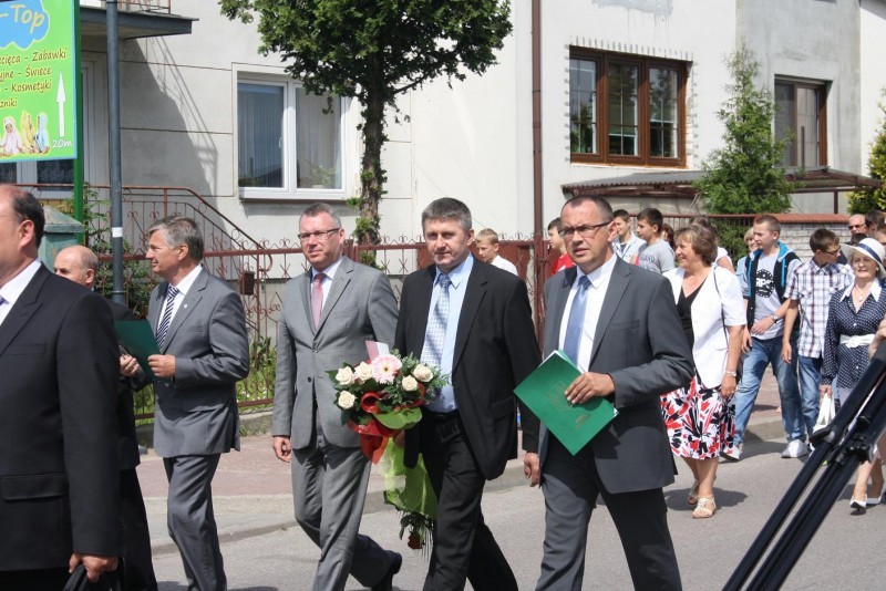 Odsłonięcie obelisku upamiętniającego Kazimierza Sulewskiego fot. Starostwo Powiatowe