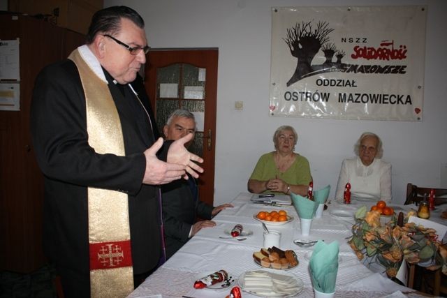 Spotkanie opłatkowe u seniorów Solidarności fot. Urząd Miasta Ostów Mazowiecka