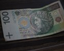 Uwaga na fałszywki: W Ostrołęce pojawiły się podrobione banknoty stuzłotowe