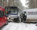 Autobus szkolny zderzył się z busem [ZDJĘCIA]