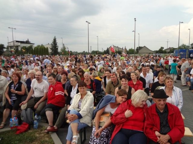 12 tys. osób słuchało symfonii &#8222;Cierpienie Niewinnych&#8221; fot. fara.ostroleka.pl