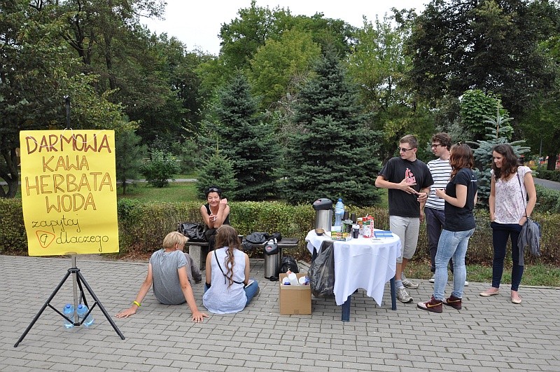 Happening &#8222;Można żyć inaczej&#8221; fot. eOstrołęka