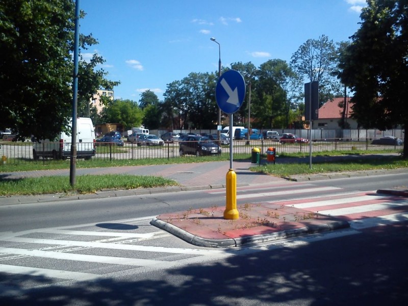 W miejscu opustoszałego parkingu prawdopodobnie powstanie dyskont spożywczy/fot. eOstrołęka.pl
