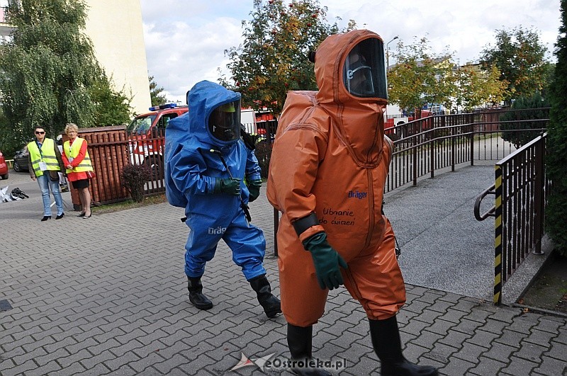 Ćwiczenia z ratownictwa chemicznego w ZS nr 5 fot. eOstrołęka