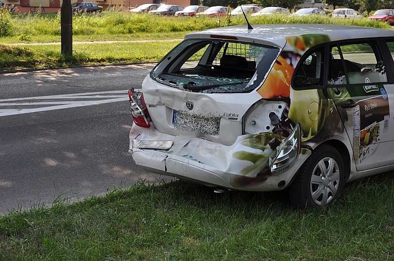 Kolizja 3 aut na ulicy Gorbatowa fot. eOstroleka.pl