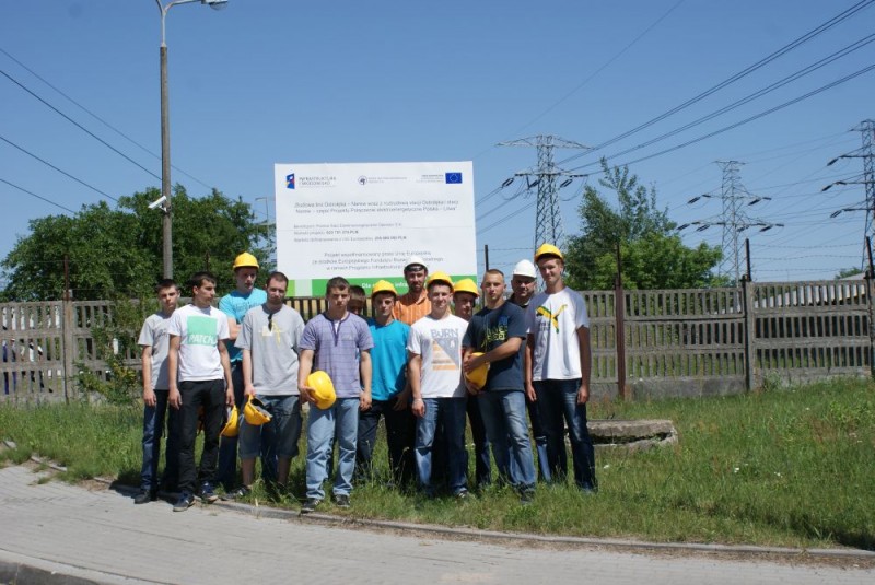 Uczniowie z Ostrołęki zapoznali się z działaniem Krajowego Systemu Elektroenergetycznego i zwiedzili elektrownię oraz stację elektroenergetyczną/fot. ELTEL