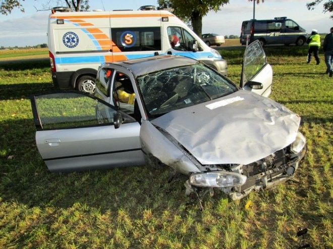 Wypadek w Golanach, Rozbite auto ostrołęczanina, fot. ePrzasnysz.pl