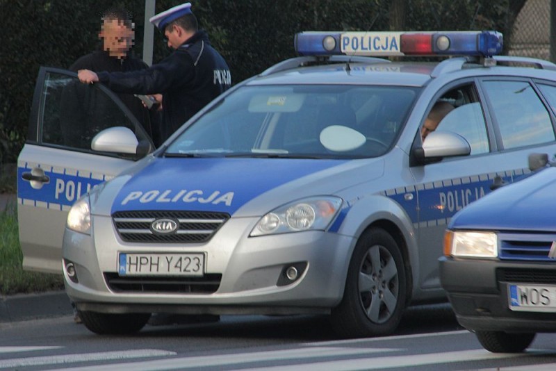 Rowerzystka potrącona na przejściu dla pieszych przy ul. Traugutta została przewieziona do szpitala, fot. eOstrołęka.pl