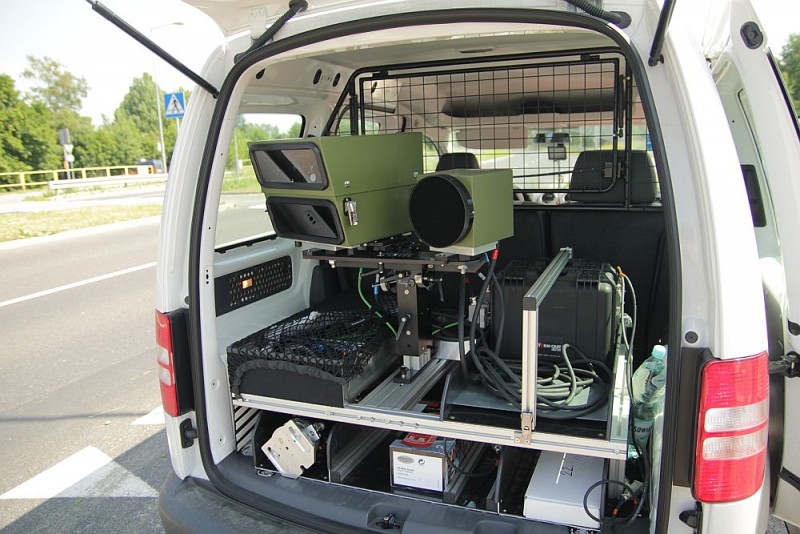 Nowoczesny fotoradar testowany w Ostrołęce jest w stanie jednocześnie monitorować 32 pojazdy/fot. eOstrołęka.pl