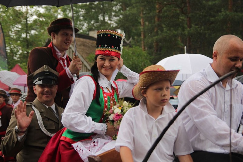 Podczas Wesela Kurpiowskiego w Kadzidle ślub wzięli Renata Chorążewicz i Piotr Ogonowski/fot. eOstrołęka.pl