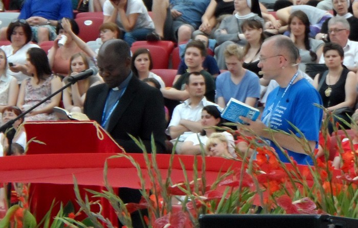 Jezus na stadionie, o. John Baptist Bashobora fot. ePrzasnysz.pl