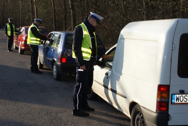 W poniedziałek policja zatrzymała 10 nietrzeźwych kierujących fot. KMP Ostrołęka