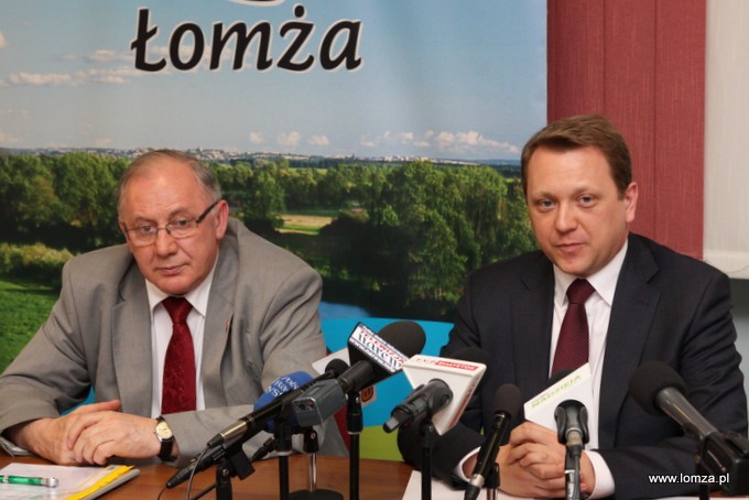 Prezydent Łomży Mieczysław Czerniawski i prezes Zarządu Dragon Partners sp. z o.o. Mariusz Gołaszewski, fot. lomza.pl