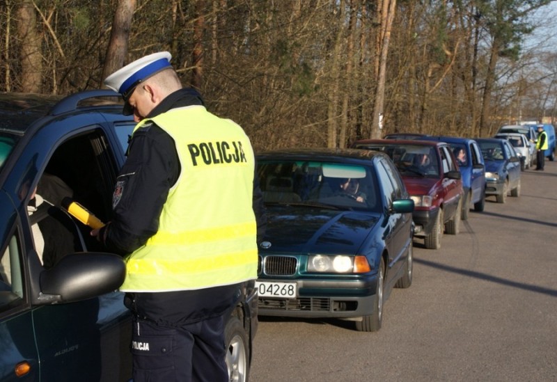 26 nietrzeźwych kierujących zatrzymano w wyniku 545 kontroli drogowych w długi weekend fot. KMP Ostrołęka