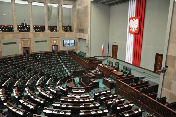 PiS proponuje zmiany w konstytucji dotyczące referendum / fot. eOstrołęka.pl