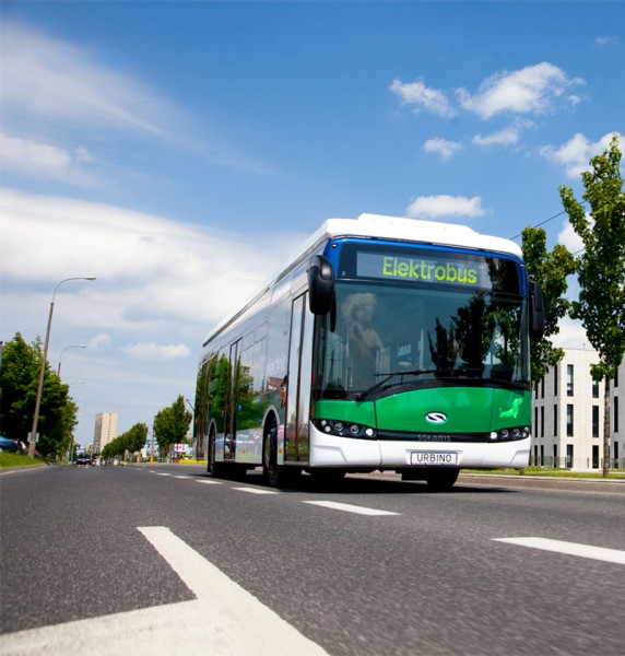 Być może taki elektryczny Solaris pojawi się wkrótce na ulicach Ostrołęki, fot. solarisbus.com