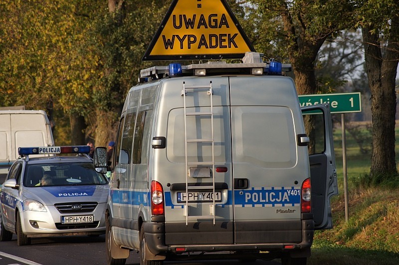 Sprawczyni kolizji w Zabrodzi, w której udział brały trzy auta ukarana została mandatem w wysokości 300 zł, fot. eOstrołęka.pl