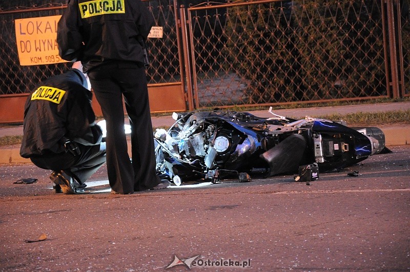 W wyniku zderzenia motocykla i osobowej mazy kierowca jednośladu został zabrany do szpitala, fot. eOstrołęka.pl