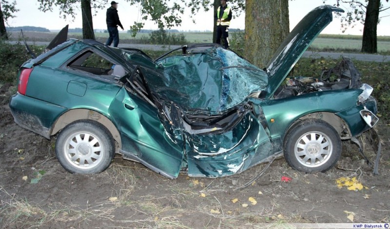 Grodzisk, 16-latek uderzył w drzewo. Zginął na miejscu, fot. podlaska.policja.gov.pl