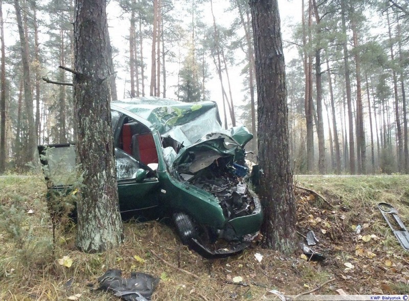 Augustów: W wyniku wypadku na miejscu zginął 42-letni kierowca Volkswagen lupo, fot.podlaska.policja.gov.pl
