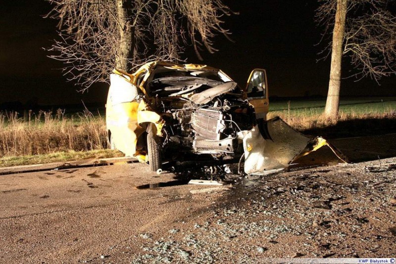 Bus rozbity w wyniku wypadku na trasie Hajnówka - Bielsk Podlaski, fot. podlaska.policja.gov.pl 