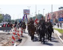 Parada kawalerii ulicami miasta [ZDJĘCIA]