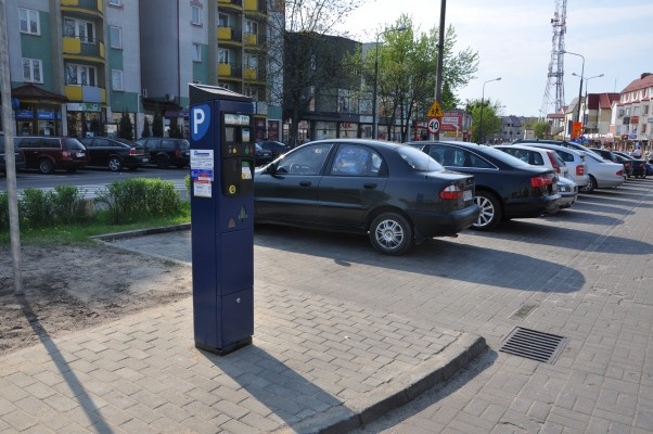 W strefie płatnego parkowania jest łącznie ponad 870 miejsc postojowych/fot. eOstrołęka.pl