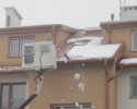 Odśnieżajmy dachy po intensywnych opadach śniegu