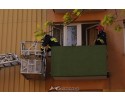 Ostrołęka: Pożar śmieci na balkonie przy Sygietyńskiego [ZDJĘCIA]