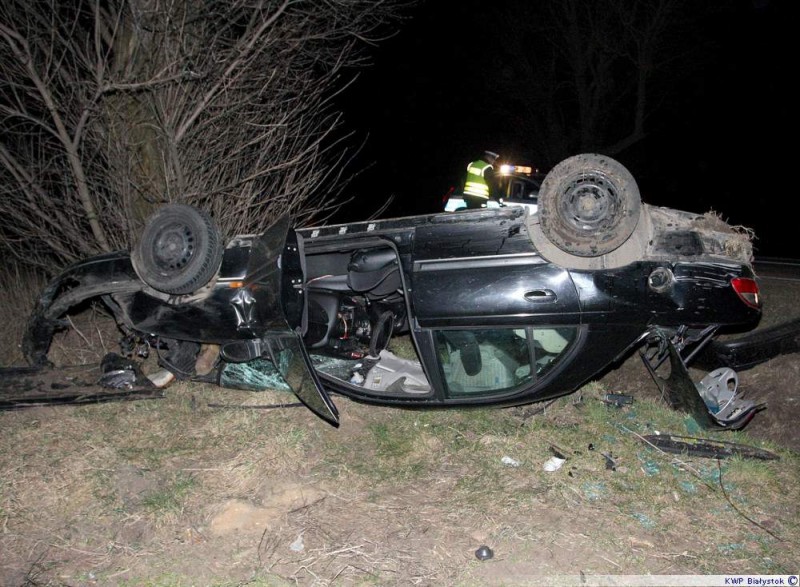 Koszarówka, Rozbite auto prowadził 21 latek, fot. podlaska.policja.gov.pl